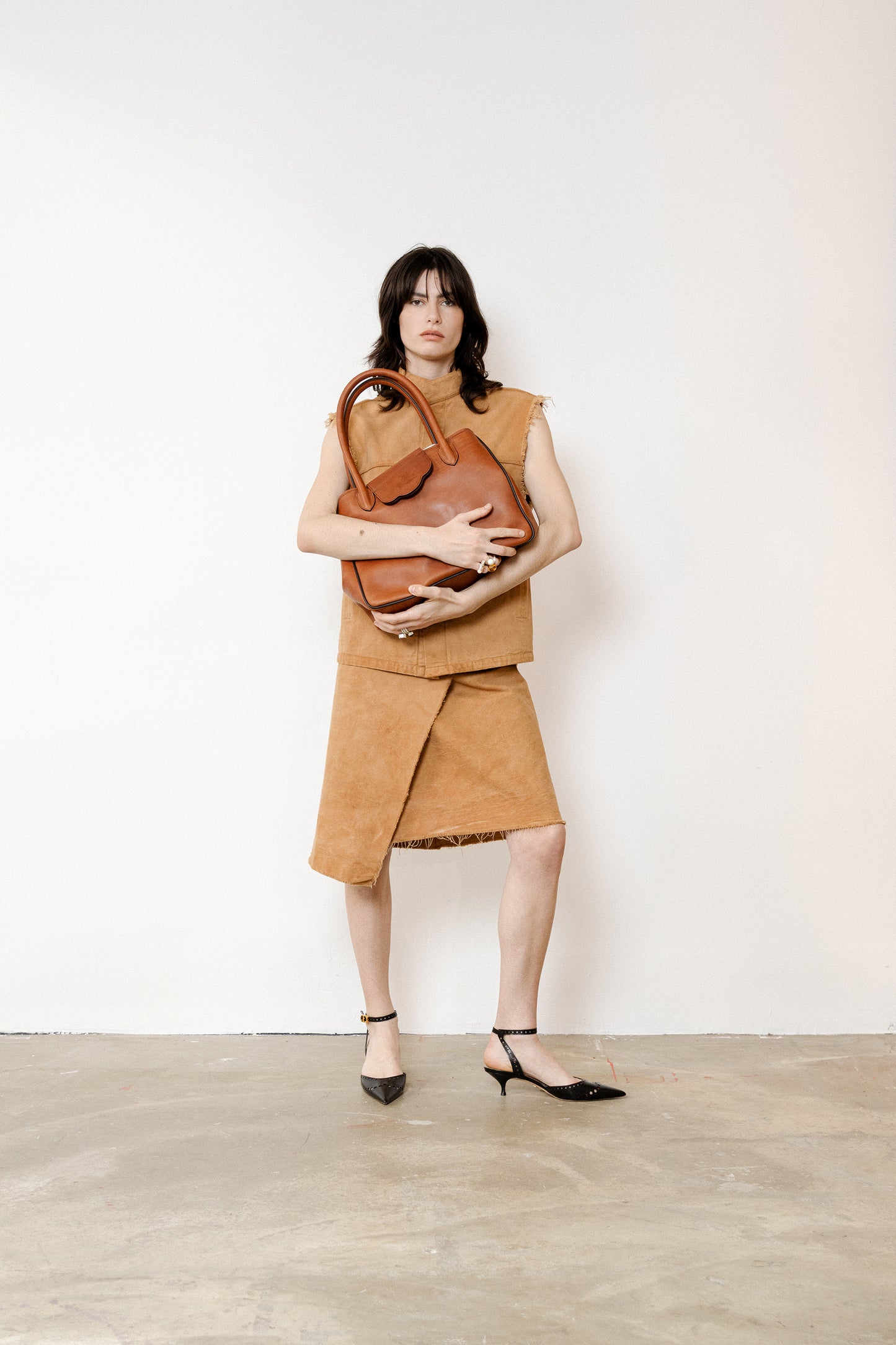 EN SUISSE HANDBAG - TAWNY