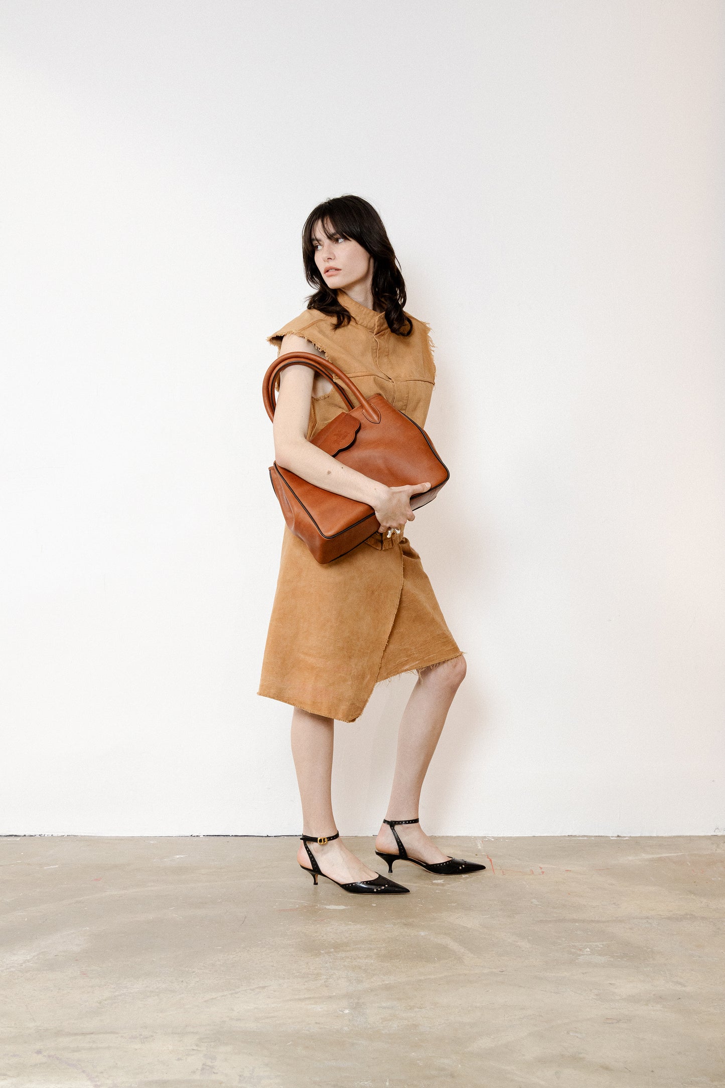 EN SUISSE HANDBAG - TAWNY