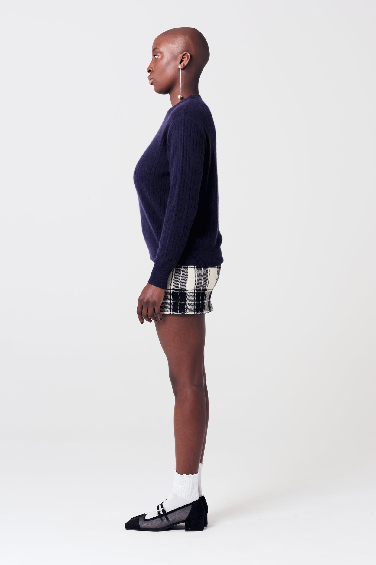 Lightweight Fitted Cashmere Cable Knit Jumper in Deep Blue