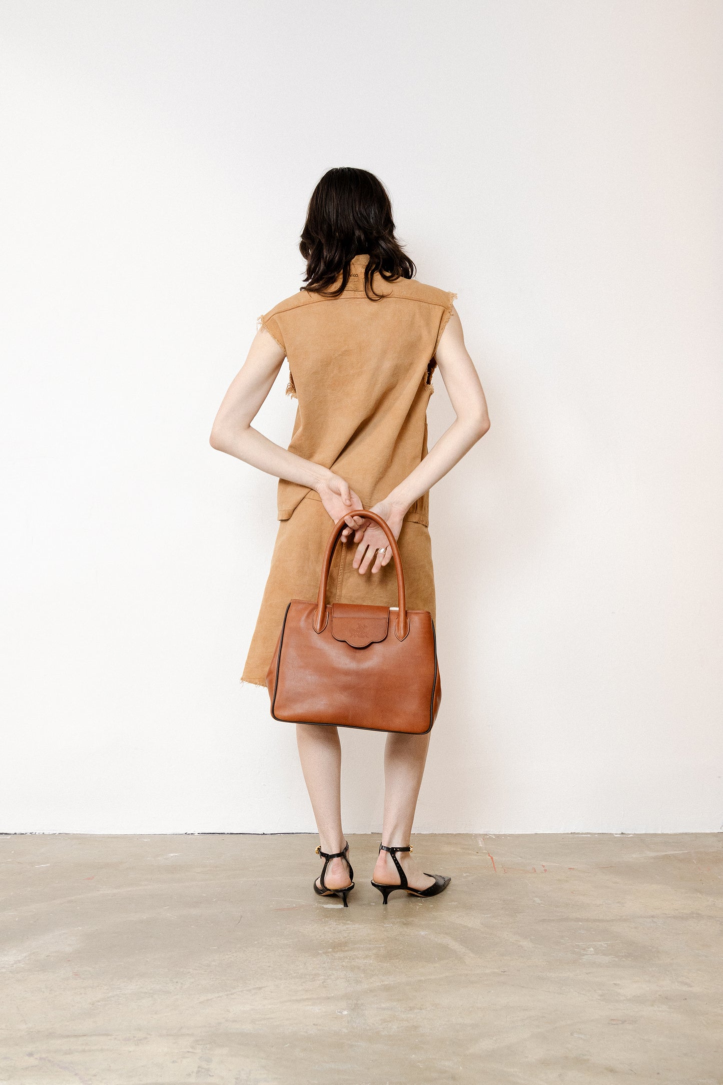 EN SUISSE HANDBAG - TAWNY